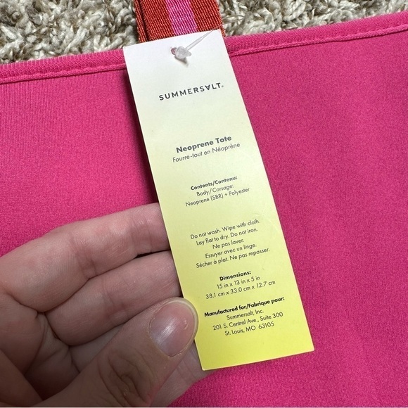Summersalt x Fabfitfun Neoprene Beach Tote In Pink/Red - Picture 3 of 5